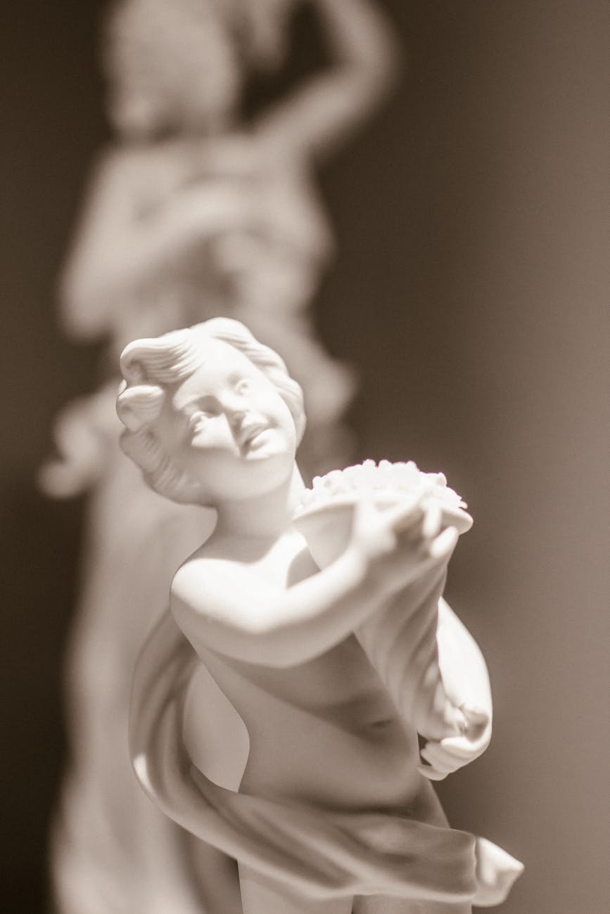 Mercado de decoração impulsiona procura por técnicas de fabricação de estátuas em gesso